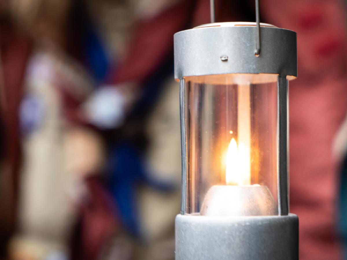 Aussendung des Friedenslichts im Kölner Dom am 15. Dezember 2024